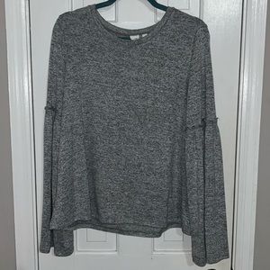 Gap brand heathered grey blouse with bell sleeves.